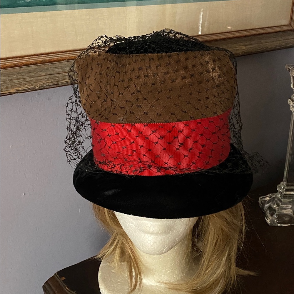 Brown black Vintage bucket church style hat in pre-owned good condition